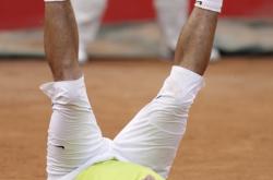 足球直播平台-包含美国网球队鏖战日本网球队，费德勒完成帽子戏法的词条