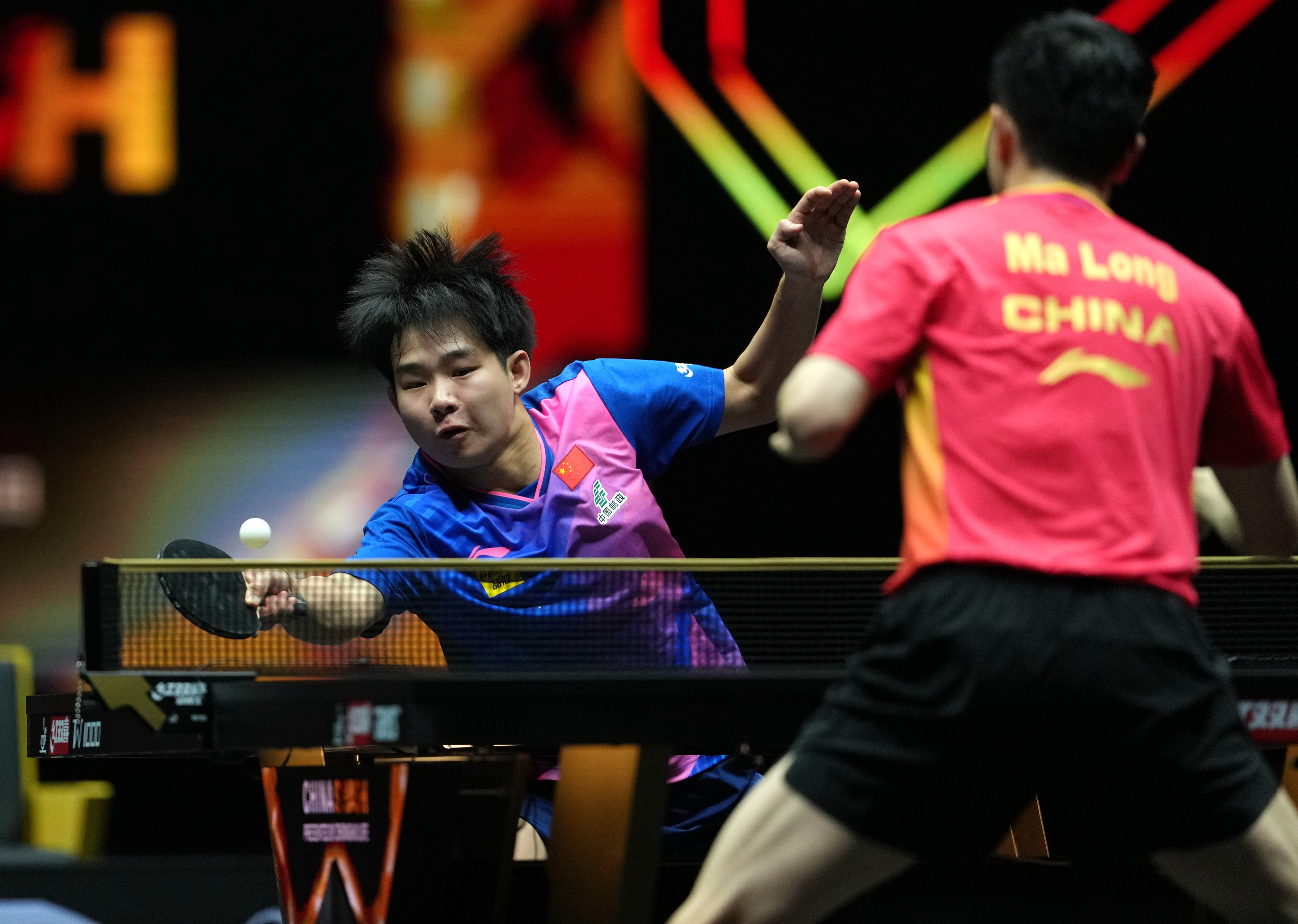 中国乒乓球队轻取瑞典乒乓球队，马龙爆发神勇的简单介绍